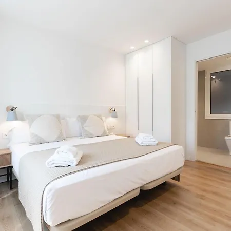 Bravissimo Falco, 3 Bedrooms And Balcony شقة