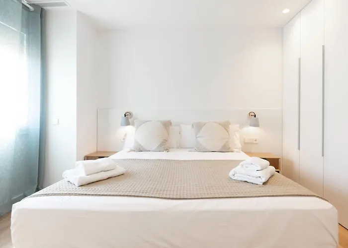 Bravissimo Falco, 3 Bedrooms And Balcony * Girona