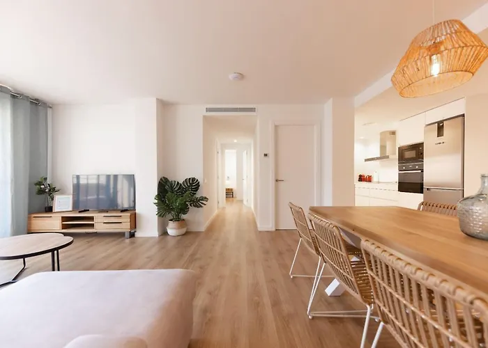 Bravissimo Falco, 3 Bedrooms And Balcony * Girona