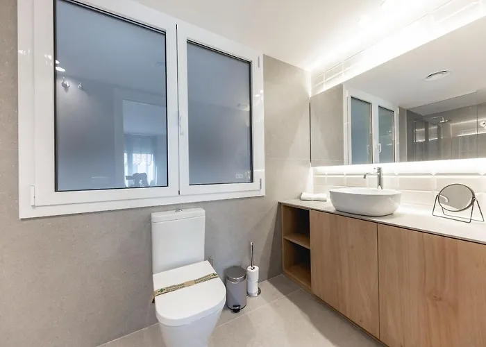 Bravissimo Falco, 3 Bedrooms And Balcony Appartamento Girona